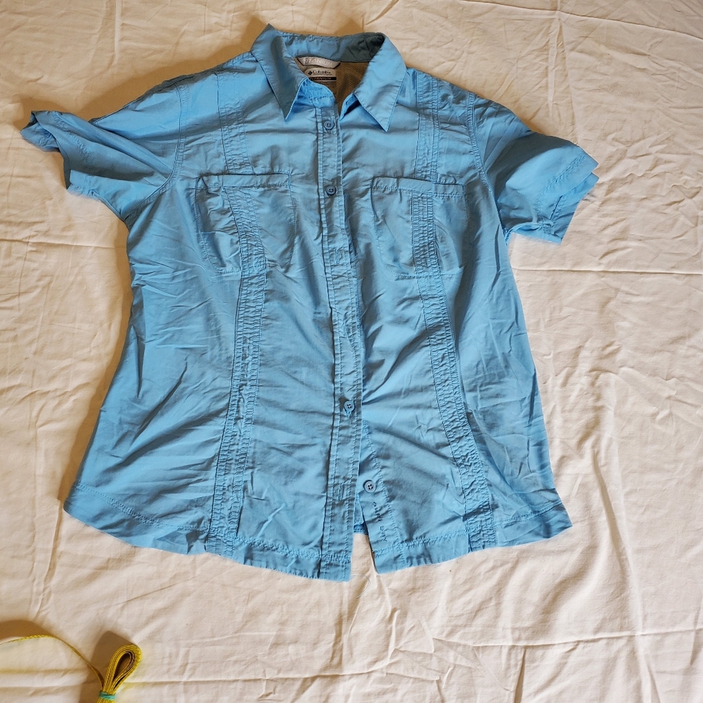 Columbia Light Blue Short Sleeve Button-Down Shirt